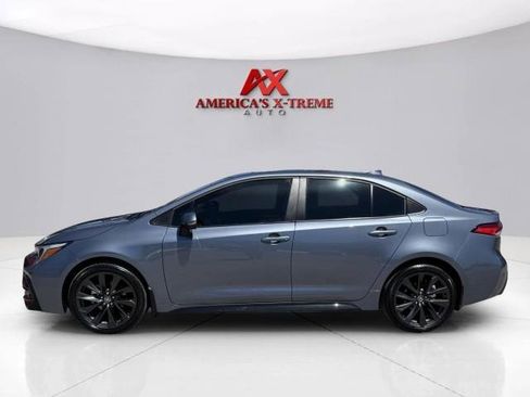 Used 2025 Toyota Corolla SE FWD image 2