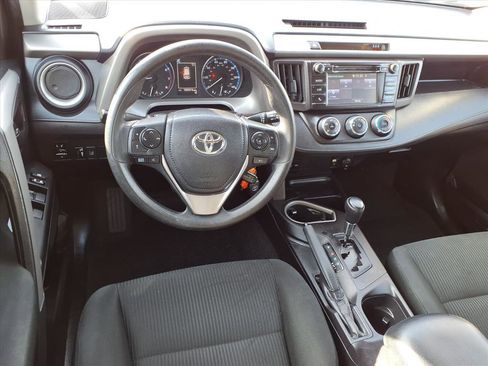 Used 2017 Toyota RAV4 LE image 8