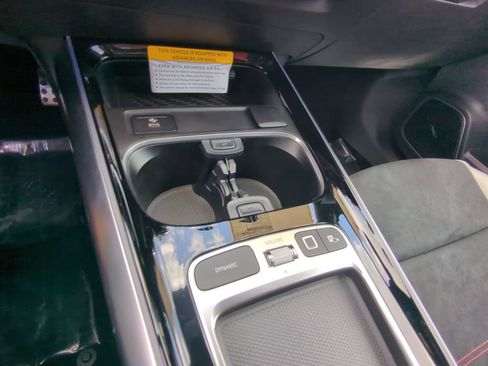 Used 2025 Mercedes-Benz GLA 35 AMG 4MATIC image 8