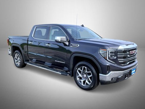 Used 2022 GMC Sierra 1500 SLT w/ SLT Convenience Package AWD/4WD image 3