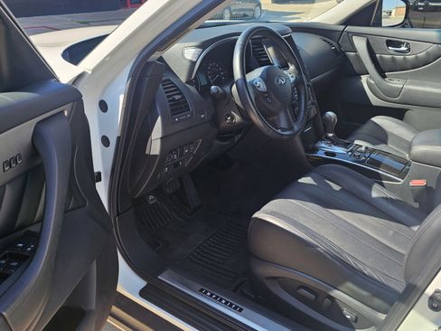 Used 2017 INFINITI QX70 2WD w/ Premium Package image 24