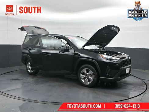 Used 2025 Toyota RAV4 XLE AWD/4WD image 55