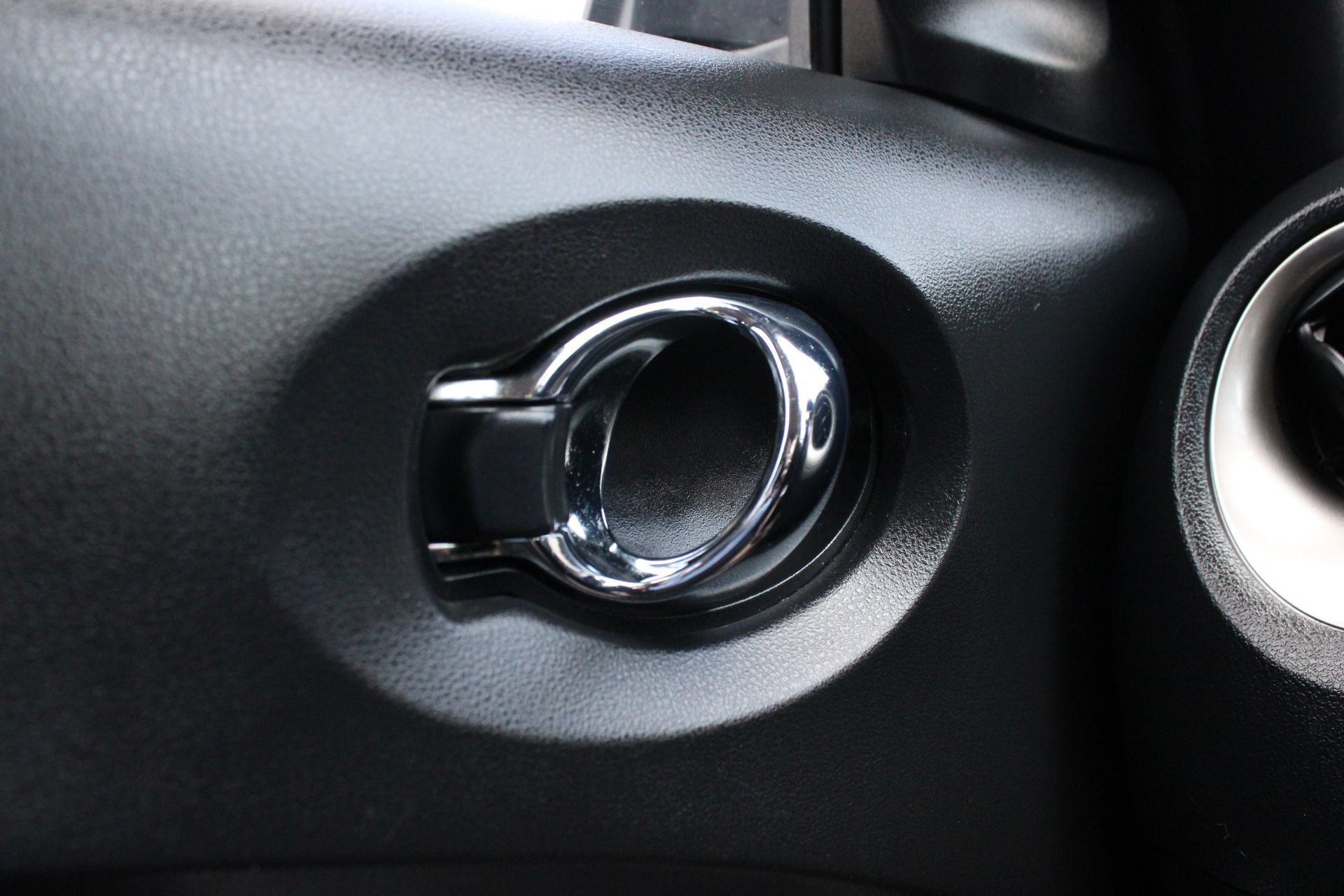 Used 2015 Nissan Juke S AWD/4WD image 22