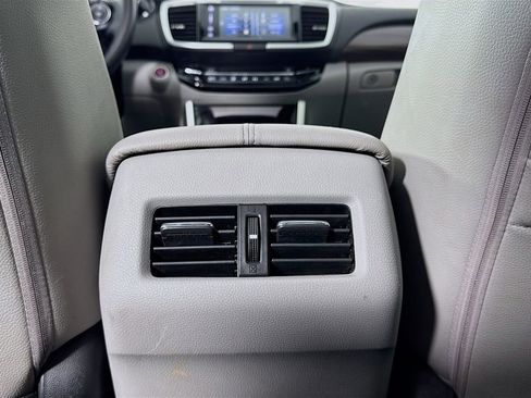 Used 2016 Honda Accord EX-L image 32