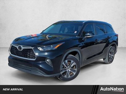 Used 2023 Toyota Highlander XLE