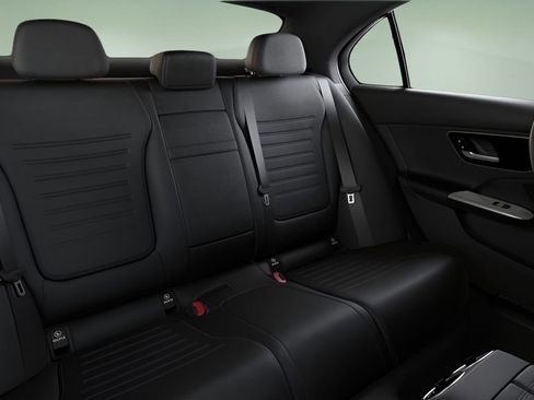 Used 2025 Mercedes-Benz C 300 Sedan image 40