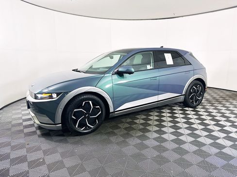 Used 2024 Hyundai Ioniq 5 Limited image 3