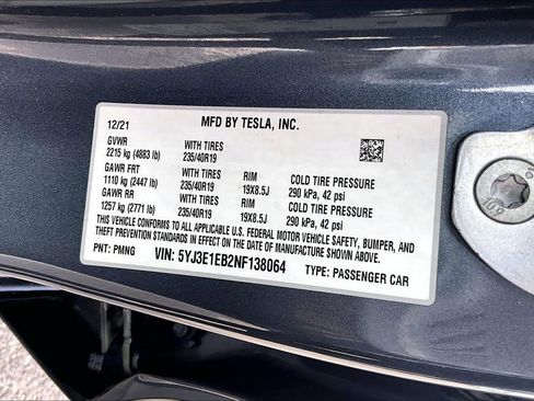 Used 2022 Tesla Model 3 Long Range AWD/4WD image 30