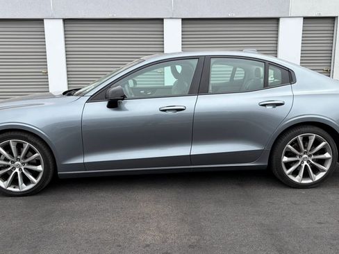 Used 2021 Volvo S60 T5 Momentum AWD/4WD image 2