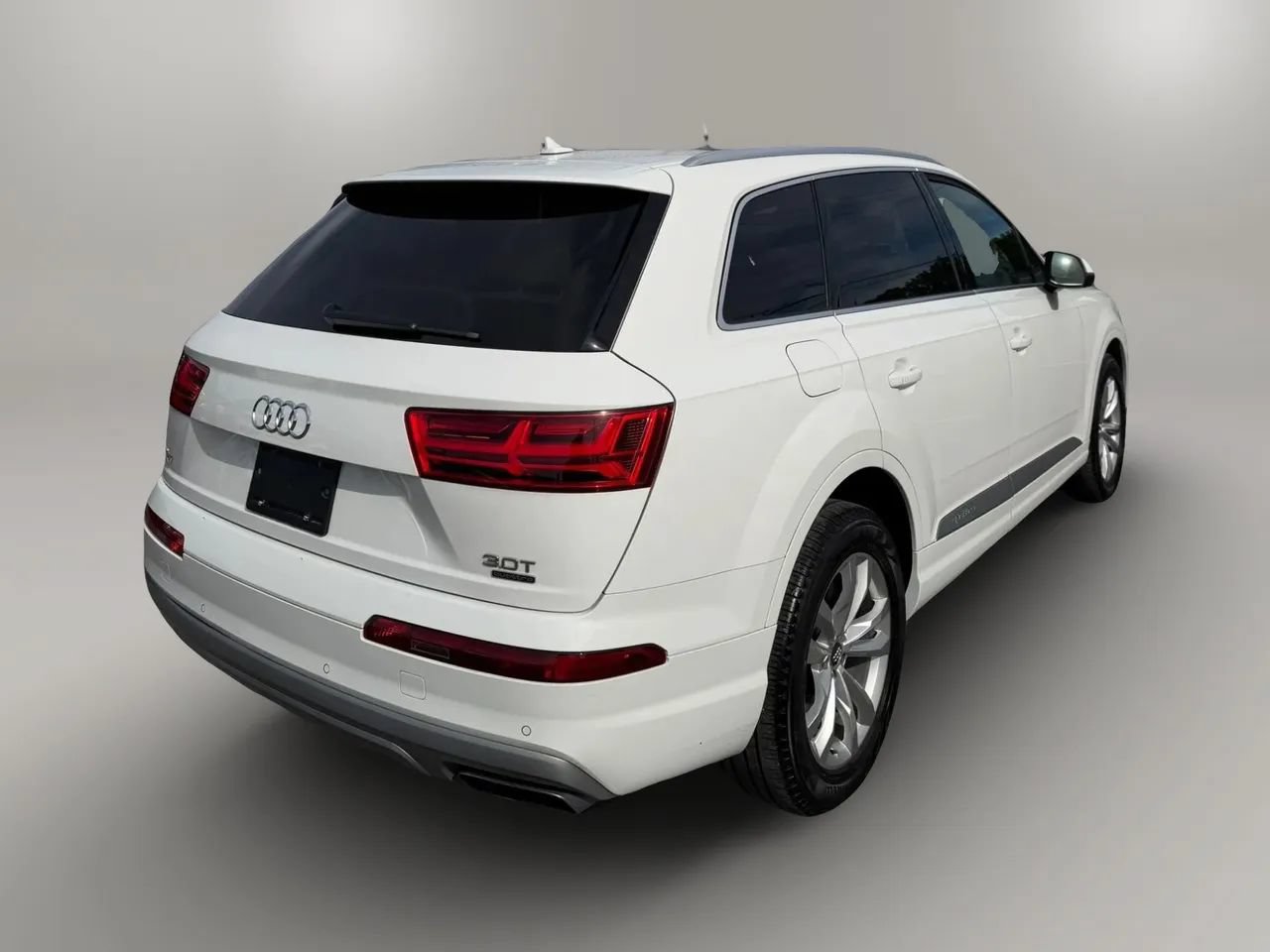 Used 2017 Audi Q7 3.0T Premium Plus w/ Premium Plus Package AWD/4WD image 8