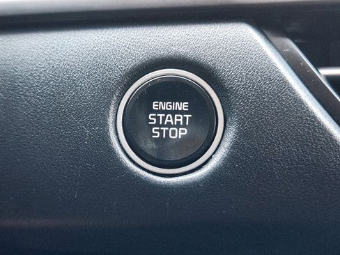 Certified 2025 Kia Seltos EX w/ EX Sunroof Package image 23