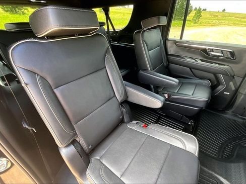 Used 2025 Chevrolet Suburban Premier w/ Sun And Tow Package AWD/4WD image 25