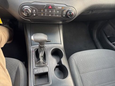 Used 2020 Kia Sorento FWD V6 image 19