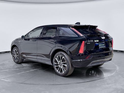 Used 2026 Cadillac Optiq Sport 1 w/ LPO, Floor Liner Package AWD/4WD image 2