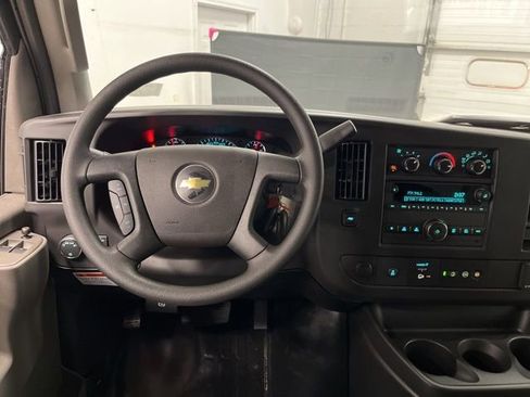 New 2025 Chevrolet Express 3500 Work Van w/ Power Convenience Package image 18
