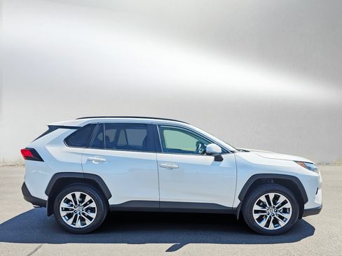 Used 2023 Toyota RAV4 XLE Premium AWD/4WD image 6