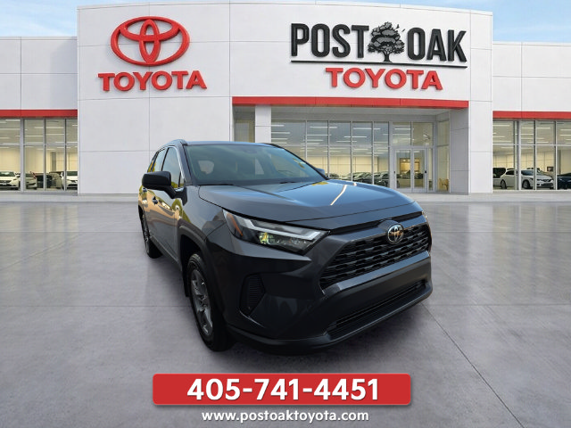 Used 2025 Toyota RAV4 LE AWD/4WD image 11