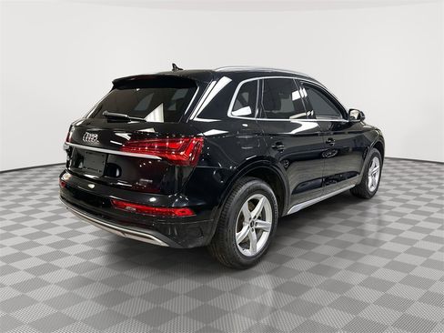 Used 2023 Audi Q5 2.0T Premium w/ Convenience Package image 2
