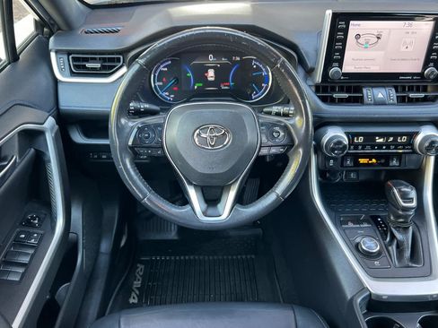 Used 2020 Toyota RAV4 XSE w/ XSE Grade Weather Package AWD/4WD image 15
