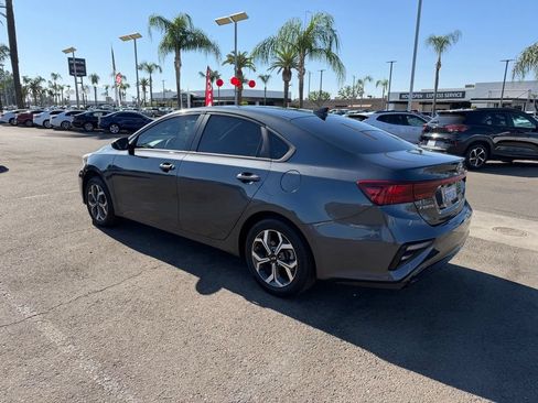 Used 2021 Kia Forte LXS FWD image 4