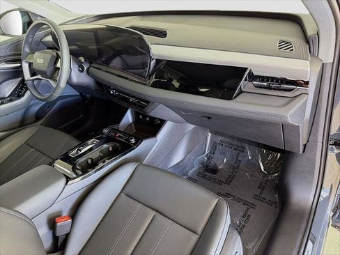 New 2025 Audi Q6 e-tron Premium AWD/4WD image 29