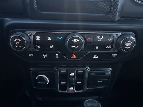Used 2022 Jeep Wrangler Unlimited Sport image 25