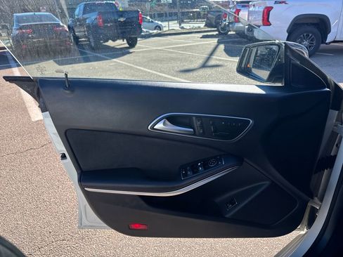 Used 2016 Mercedes-Benz CLA 250 image 32