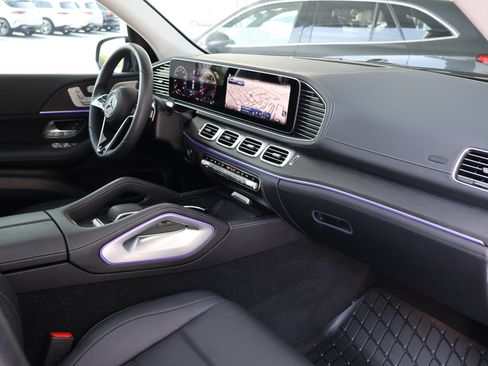 Certified 2024 Mercedes-Benz GLS 450 4MATIC image 31