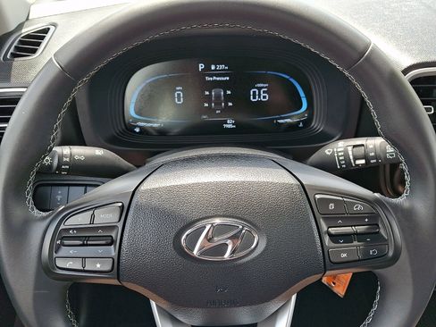 Used 2023 Hyundai Venue SEL FWD image 20