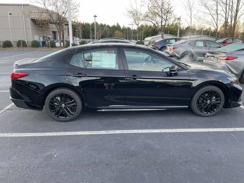 New 2026 Toyota Camry SE image 13
