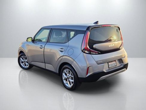 Used 2023 Kia Soul LX w/ LX Technology Package image 6