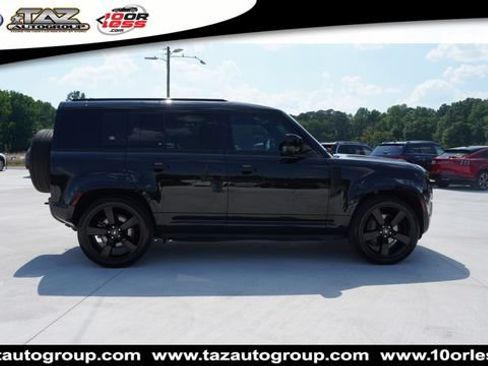Used 2023 Land Rover Defender 110 X-Dynamic SE AWD/4WD image 9