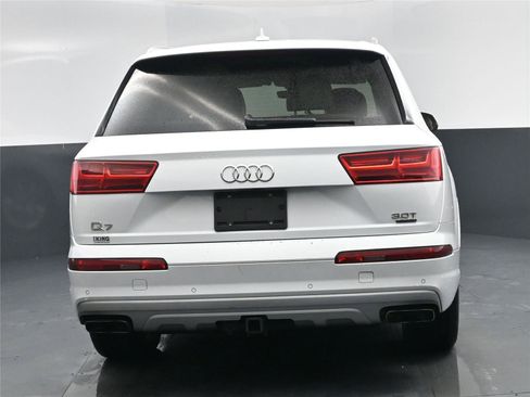 Used 2018 Audi Q7 3.0T Prestige w/ Prestige Package image 13