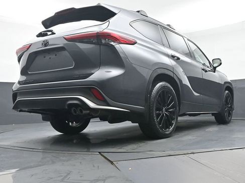Certified 2023 Toyota Highlander XSE image 42