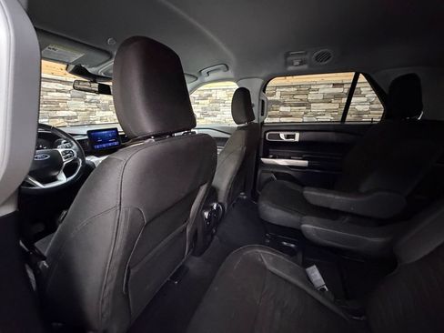Used 2021 Ford Explorer XLT AWD/4WD image 28