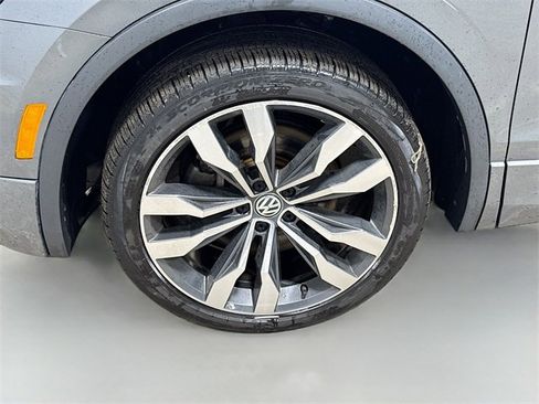 Used 2021 Volkswagen Tiguan SEL Premium R-Line image 35