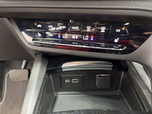 Used 2023 Buick Envision Essence image 11