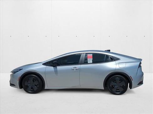 New 2026 Toyota Prius Plug-In Hybrid FWD image 7