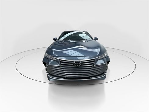 Used 2021 Toyota Avalon XLE image 3