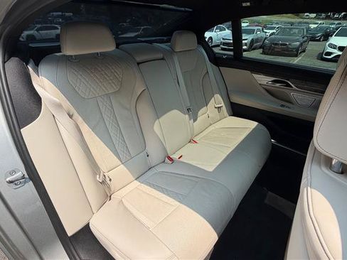 Used 2020 BMW 750i xDrive w/ Executive Package AWD/4WD image 20