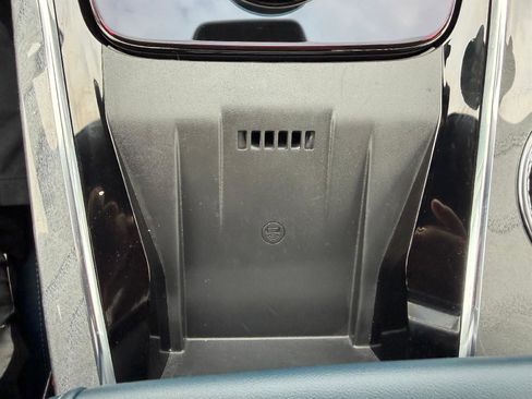 Certified 2025 Cadillac Escalade IQ Luxury 2 w/ LPO, Premium Carpet Package AWD/4WD image 31