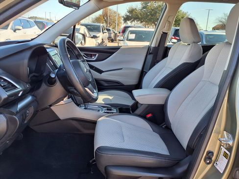 Used 2020 Subaru Forester Premium image 17
