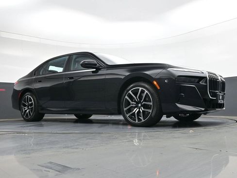 Used 2024 BMW 760i xDrive AWD/4WD image 31