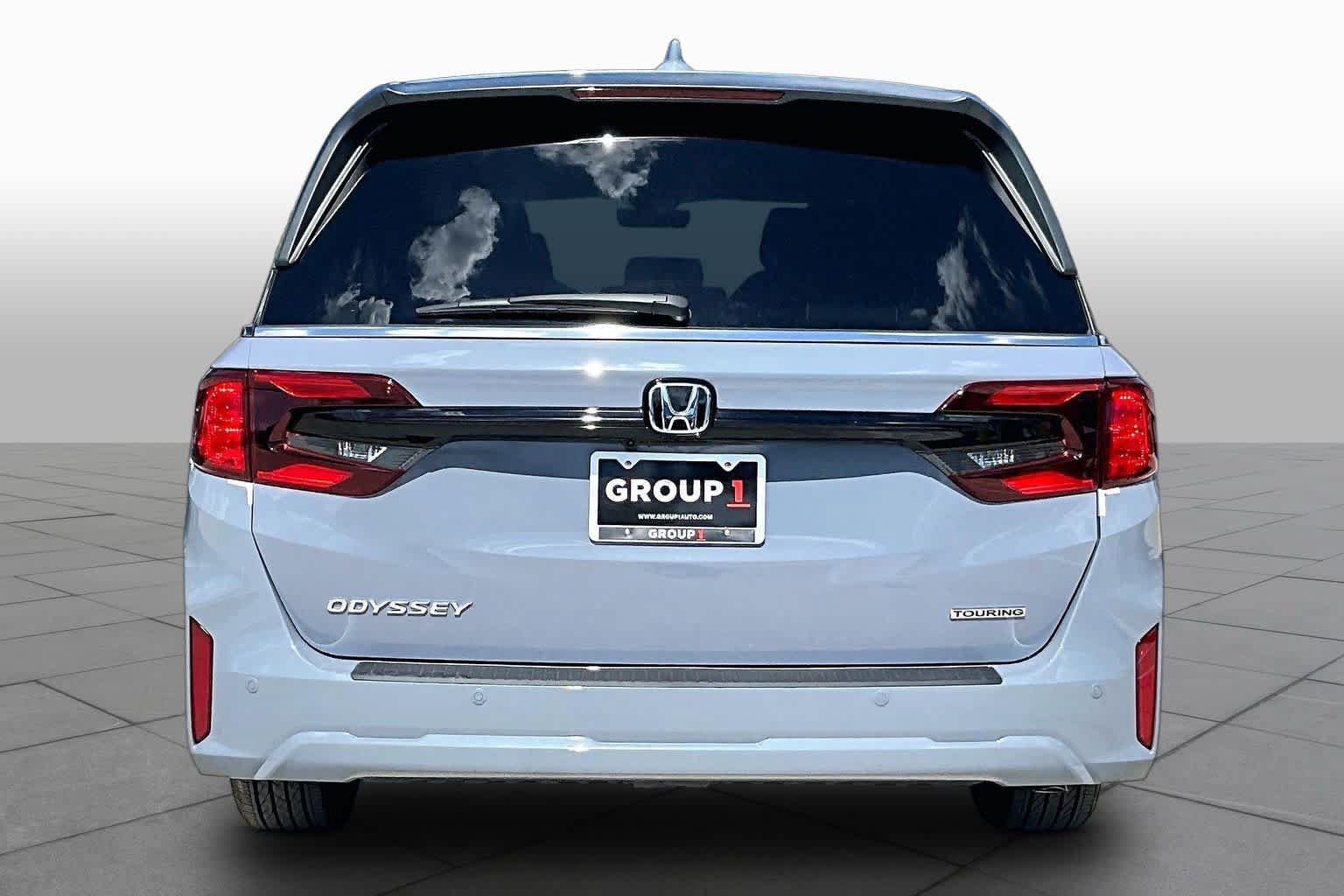 New 2027 Honda Odyssey Touring image 4