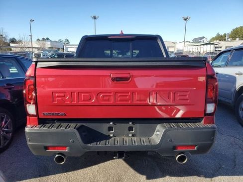 Used 2025 Honda Ridgeline Black Edition image 10