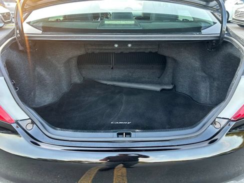 Used 2012 Toyota Camry SE FWD image 16