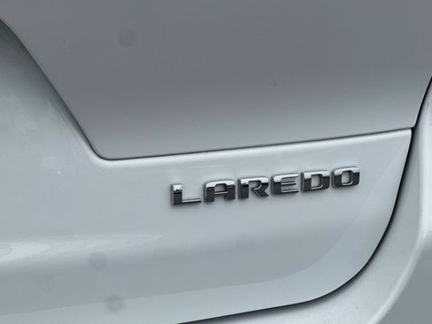 Used 2023 Jeep Grand Cherokee L Laredo w/ Luxury Tech Group I AWD/4WD image 32