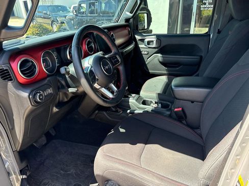 Used 2022 Jeep Wrangler Unlimited Rubicon w/ Steel Bumper Group image 16