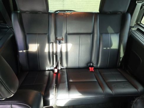 Used 2017 Ford Expedition Limited w/ Equipment Group 301A RWD image 10