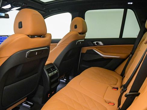 Certified 2024 BMW X5 xDrive40i w/ Premium Package AWD/4WD image 19